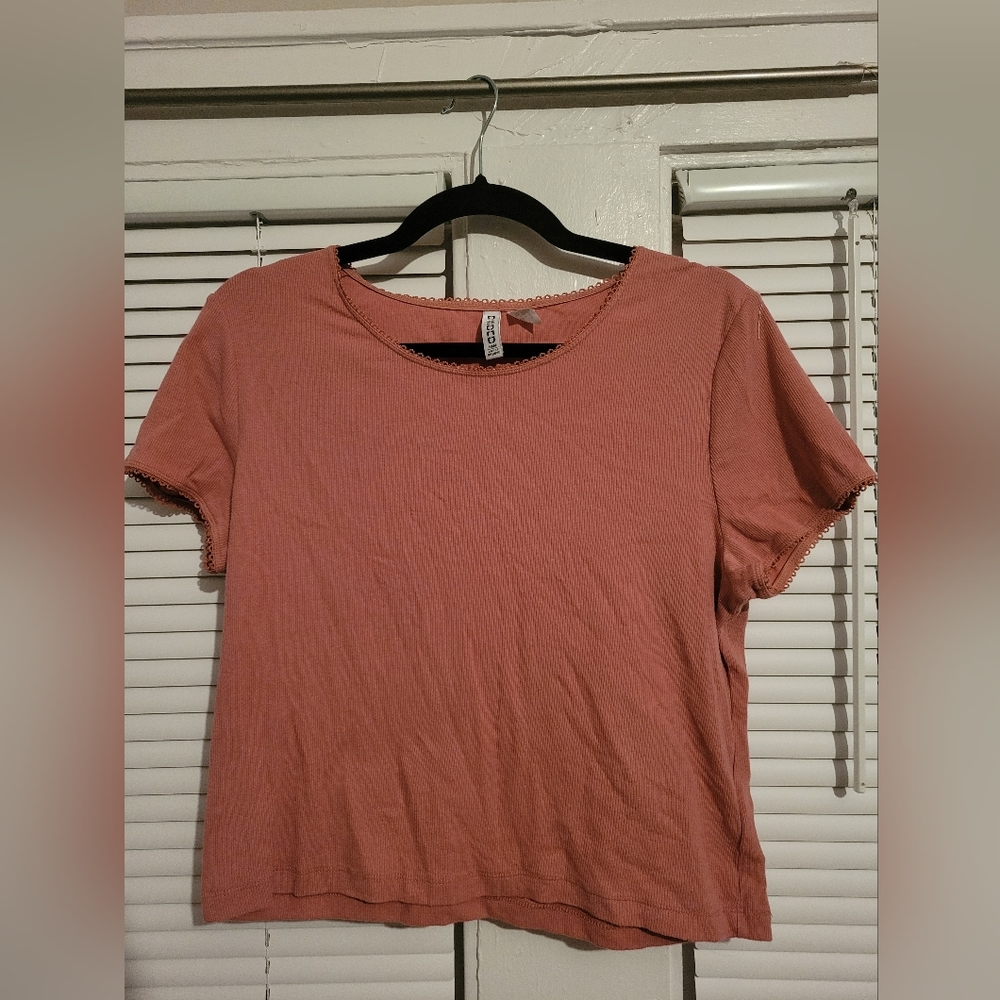 Ribbed Pink H&M Divided Short Sleeve with Ruffle Trim